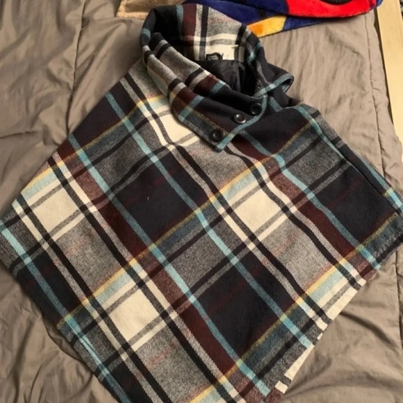 poncho . - Picture 1 of 1